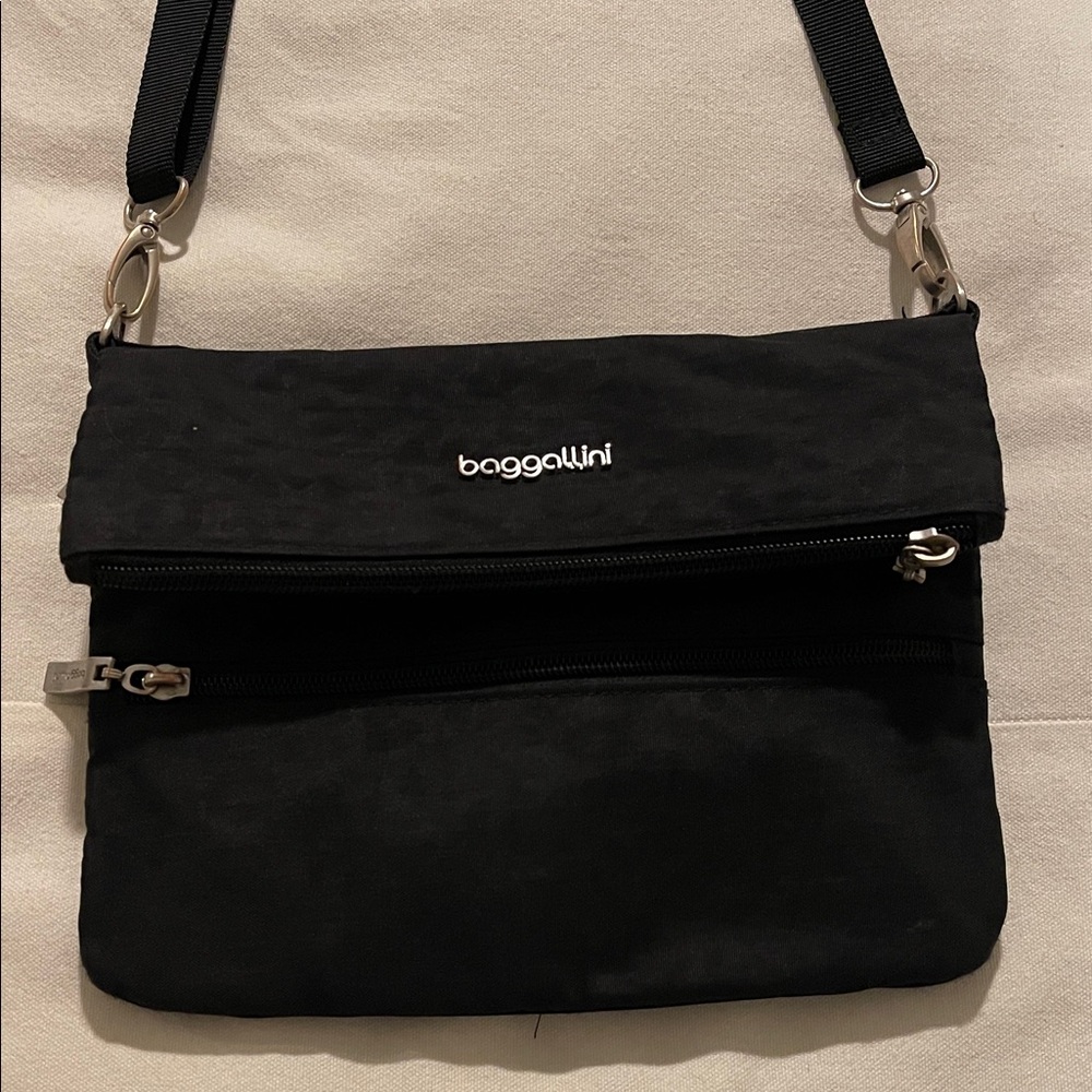 Baggallini Sleek Black Crossbody Bag